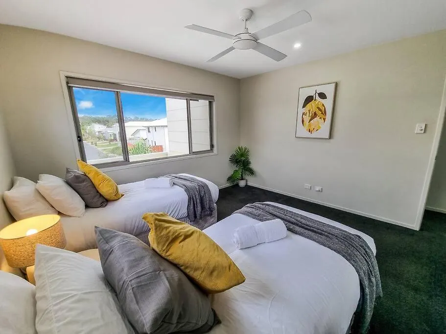 Luxurious Waterfront Paradise Stunning Views Kawana Waters Casa de Férias