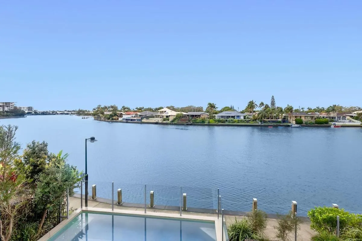 Luxurious Waterfront Paradise Stunning Views Kawana Waters 0*,  Australia